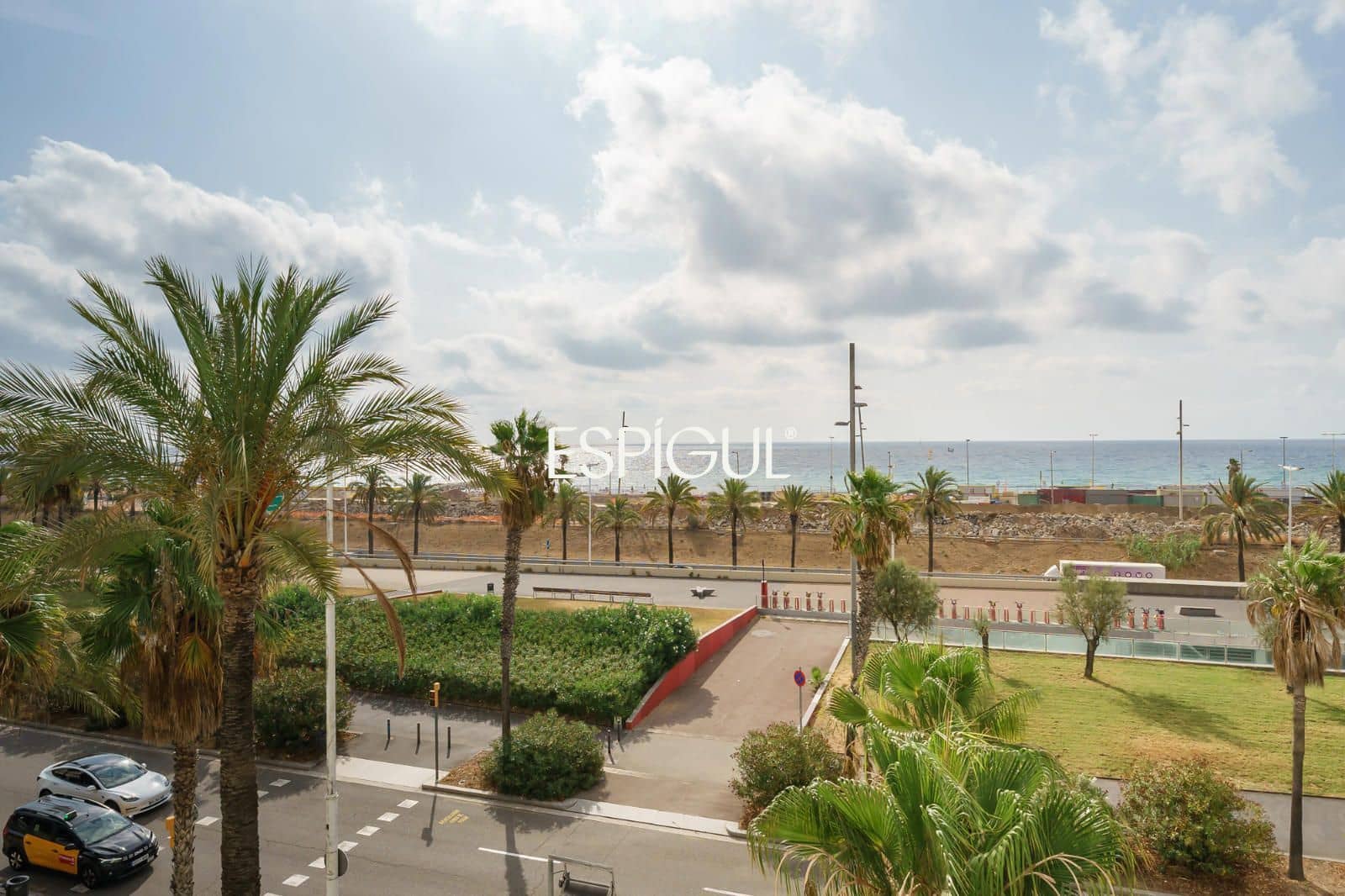 Piso de 3 habitaciones en Barcelona ciudad en venta con garaje - 1.050.000 € (Ref: 10016435)