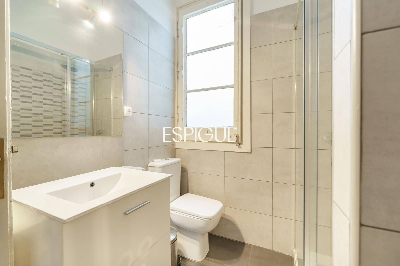 4 bedroom Flat for sale in Barcelona city - € 850,000 (Ref: 10016436)