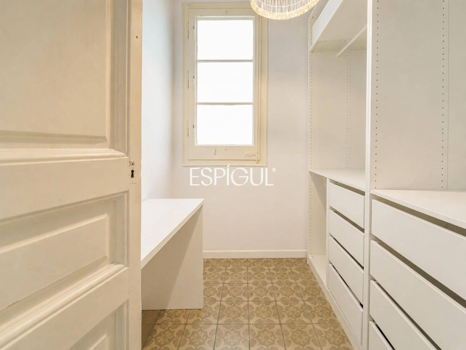 4 bedroom Flat for sale in Barcelona city - € 850,000 (Ref: 10016436)