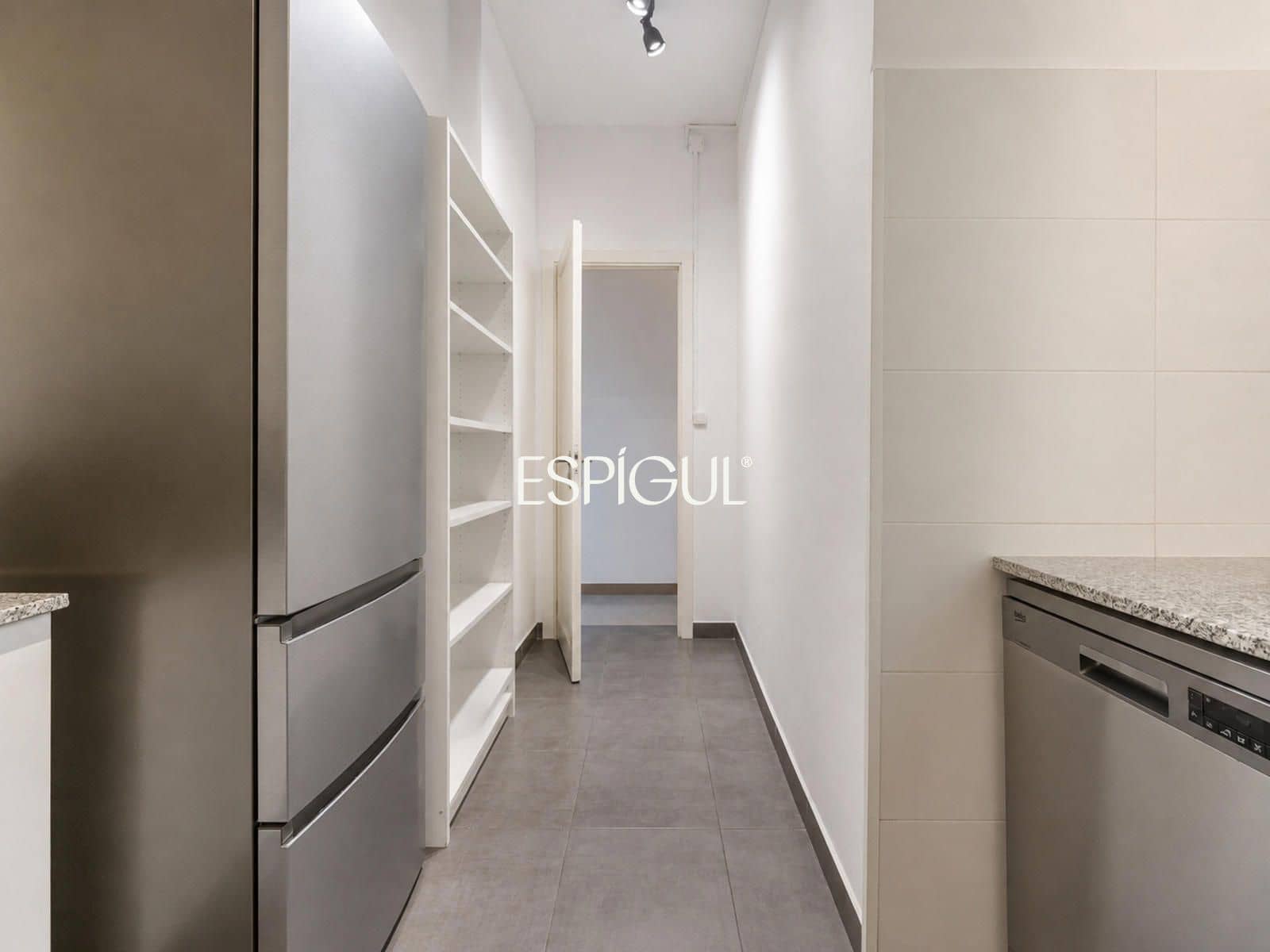 4 bedroom Flat for sale in Barcelona city - € 850,000 (Ref: 10016436)