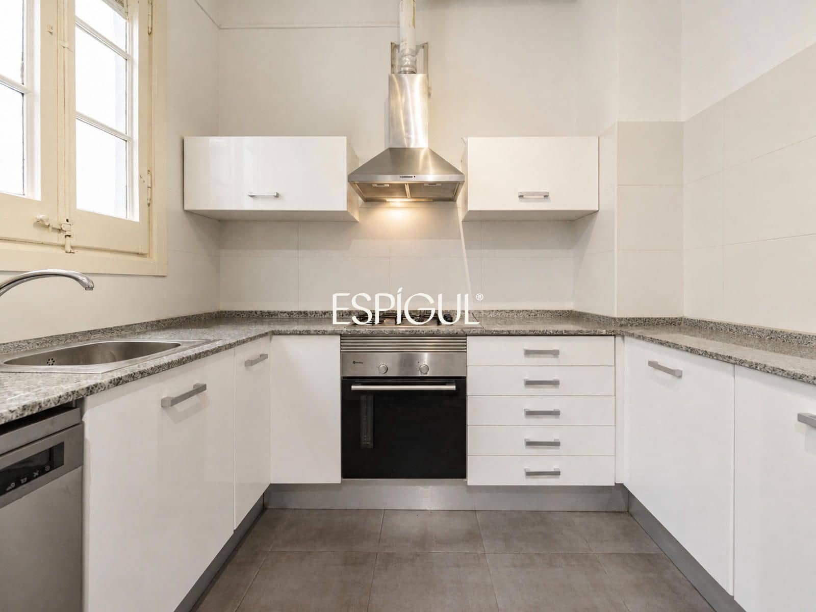 4 bedroom Flat for sale in Barcelona city - € 850,000 (Ref: 10016436)