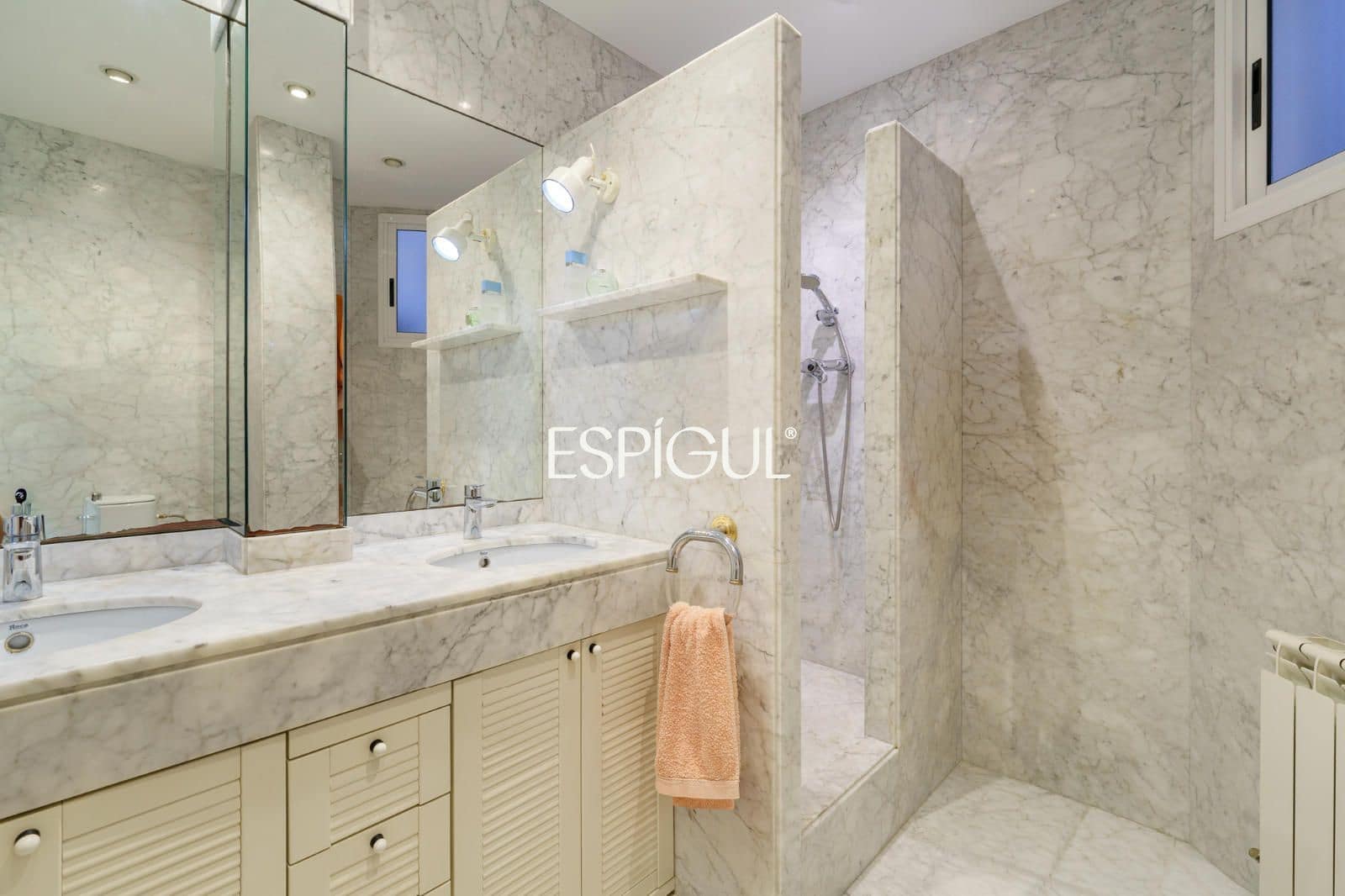 4 sypialnia Mieszkanie na sprzedaż w Miasto Barcelona - 890 000 € (Ref: 10016445)