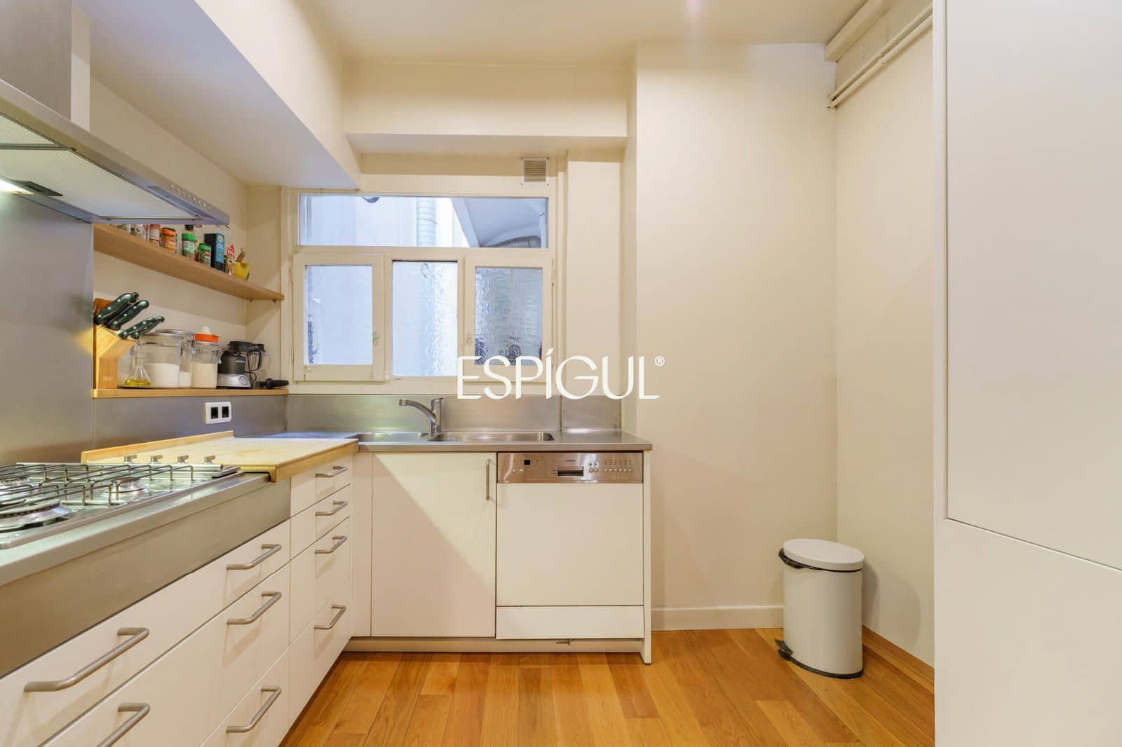 4 sypialnia Mieszkanie na sprzedaż w Miasto Barcelona - 890 000 € (Ref: 10016445)