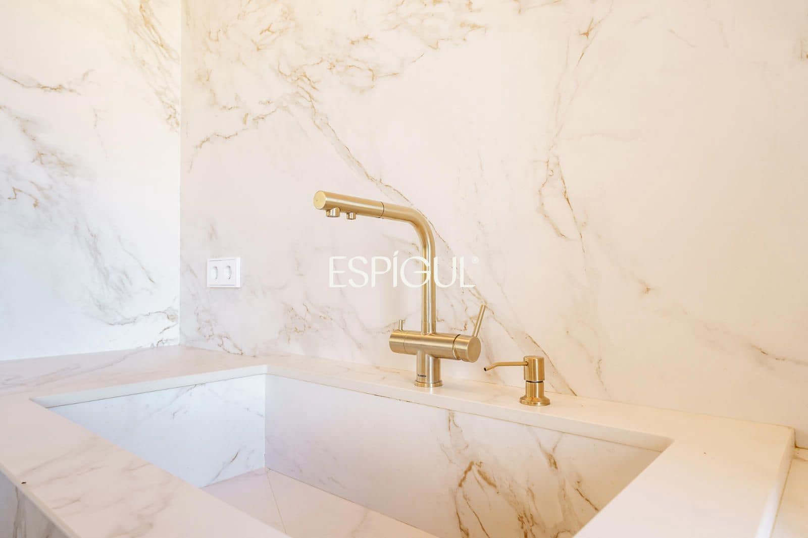 3 bedroom Penthouse for sale in Barcelona city with garage - € 1,645,000 (Ref: 10016446)