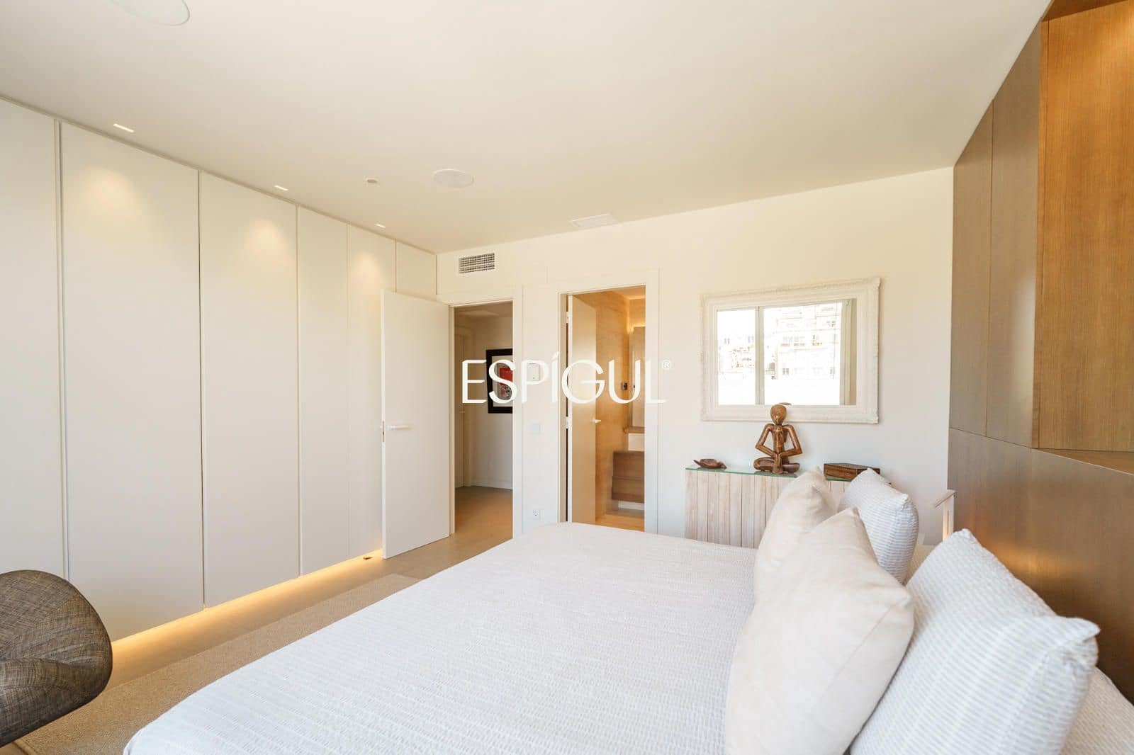 3 bedroom Penthouse for sale in Barcelona city with garage - € 1,645,000 (Ref: 10016446)