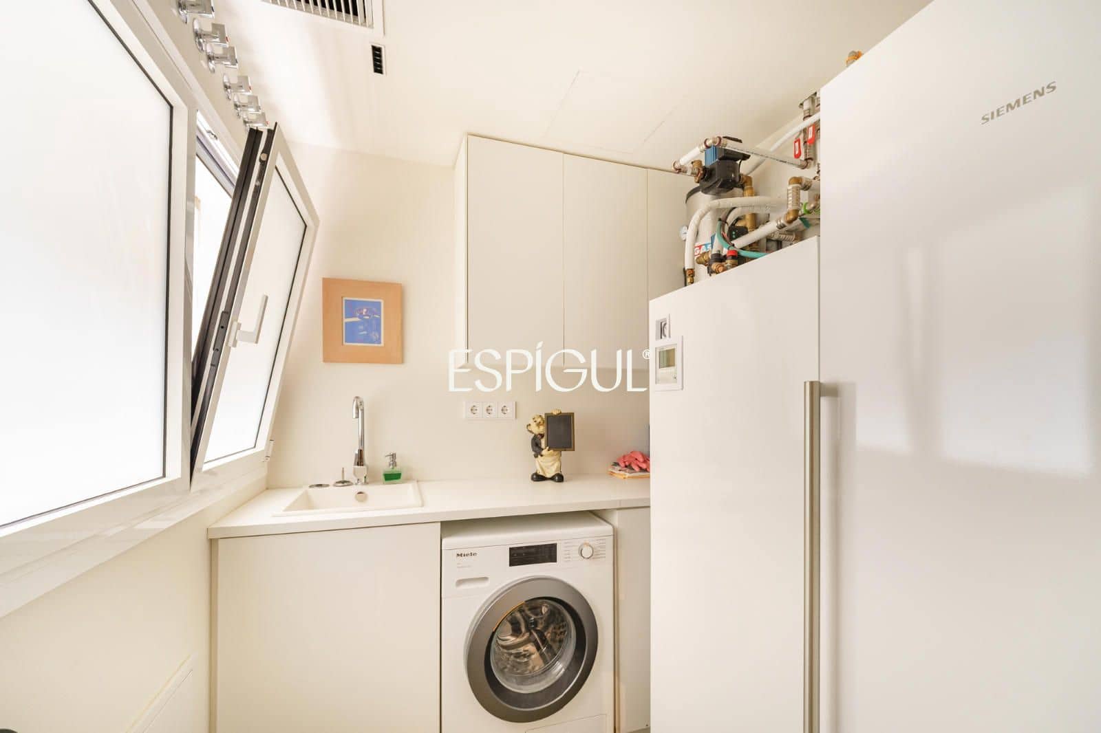 3 bedroom Penthouse for sale in Barcelona city with garage - € 1,645,000 (Ref: 10016446)