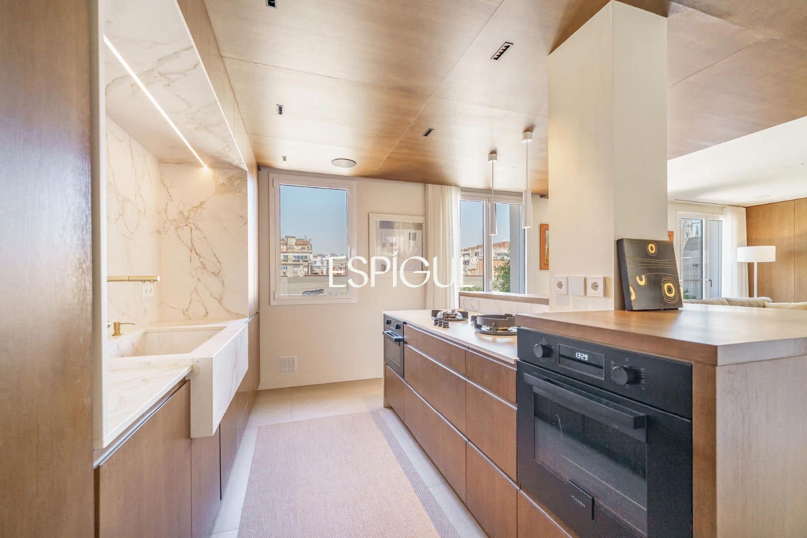 3 bedroom Penthouse for sale in Barcelona city with garage - € 1,645,000 (Ref: 10016446)