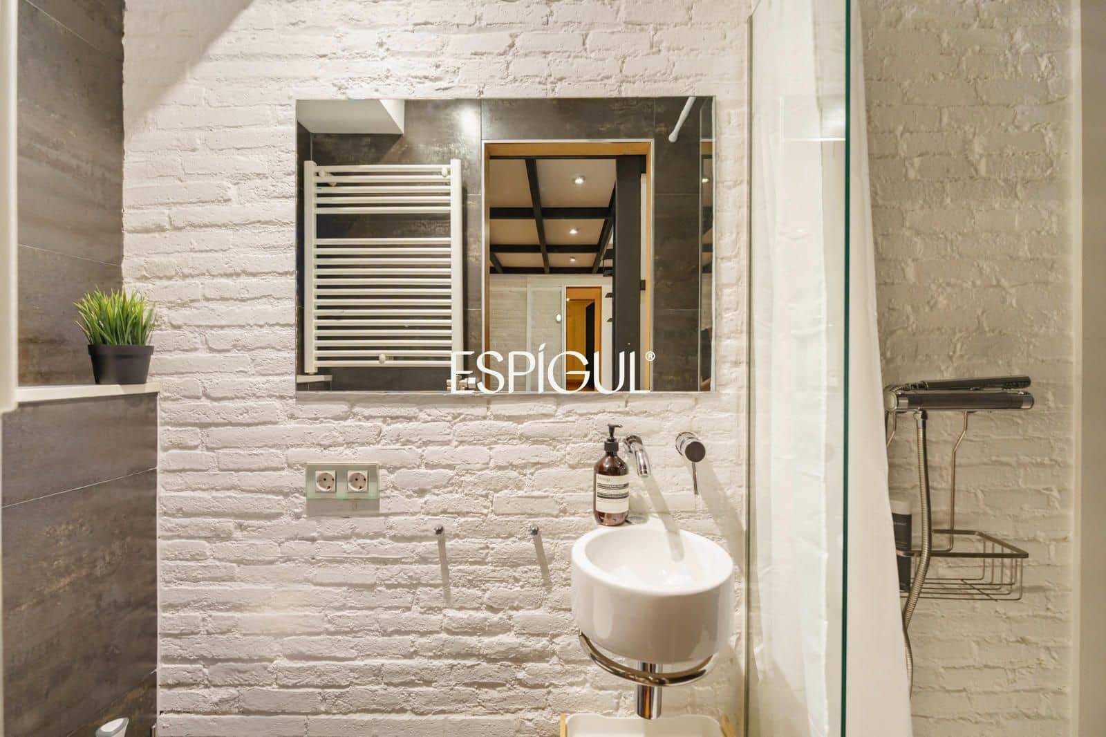 2 soveværelse Lejlighed til salg i Barcelona by - € 489.000 (Ref: 10016449)