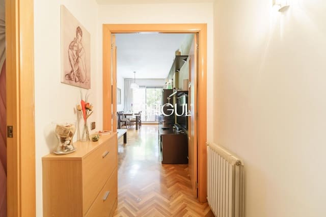 4 bedroom Flat for sale in Sants-Montjuïc, Barcelona city with garage - € 550,000 (Ref: 10016452)