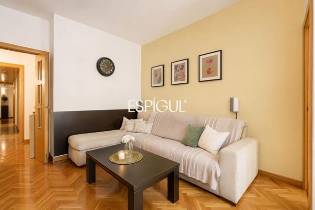 4 bedroom Flat for sale in Sants-Montjuïc, Barcelona city with garage - € 550,000 (Ref: 10016452)