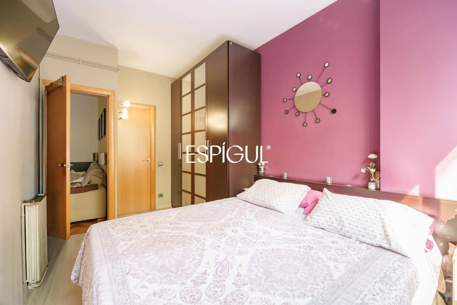 4 bedroom Flat for sale in Barcelona city with garage - € 550,000 (Ref: 10016452)
