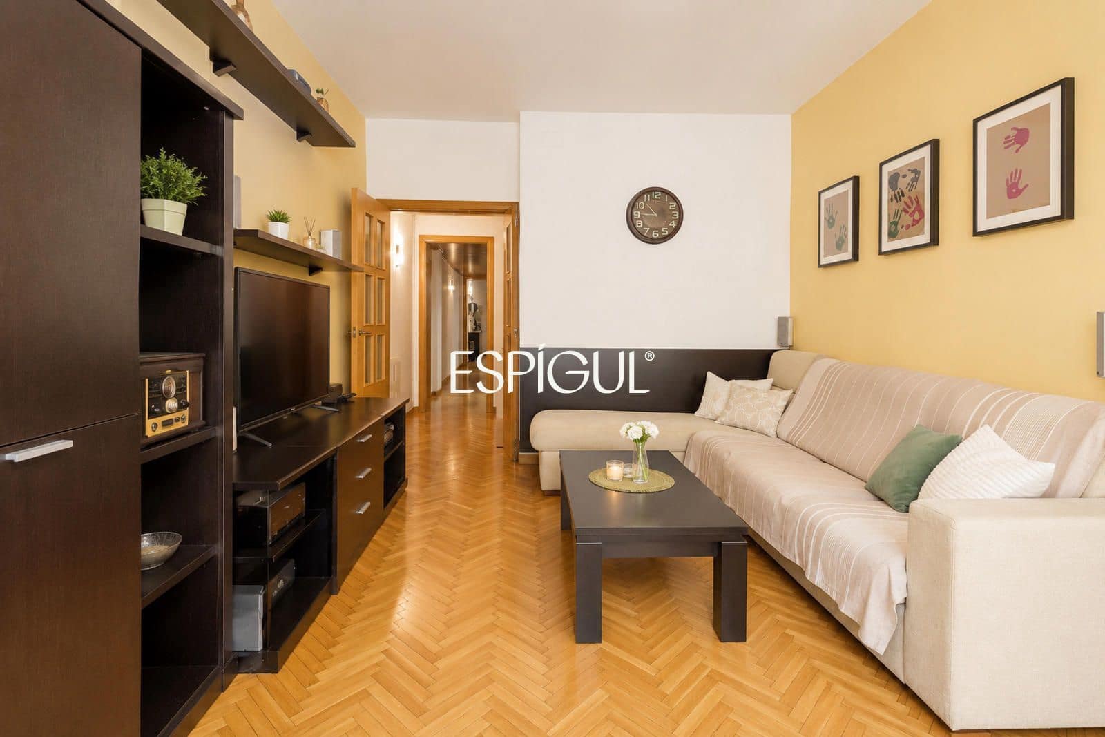 4 bedroom Flat for sale in Barcelona city with garage - € 550,000 (Ref: 10016452)