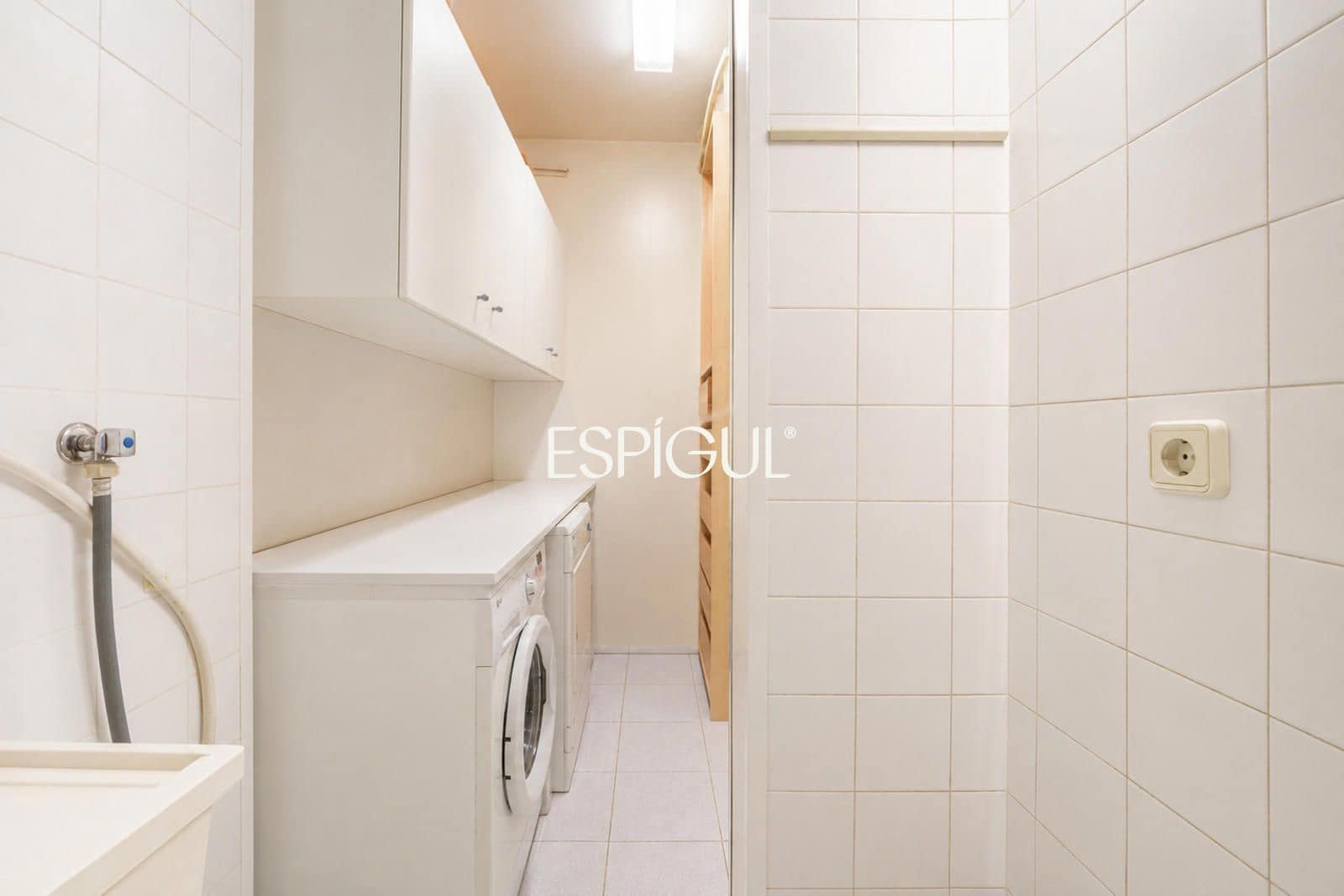 4 bedroom Flat for sale in Barcelona city with garage - € 550,000 (Ref: 10016452)