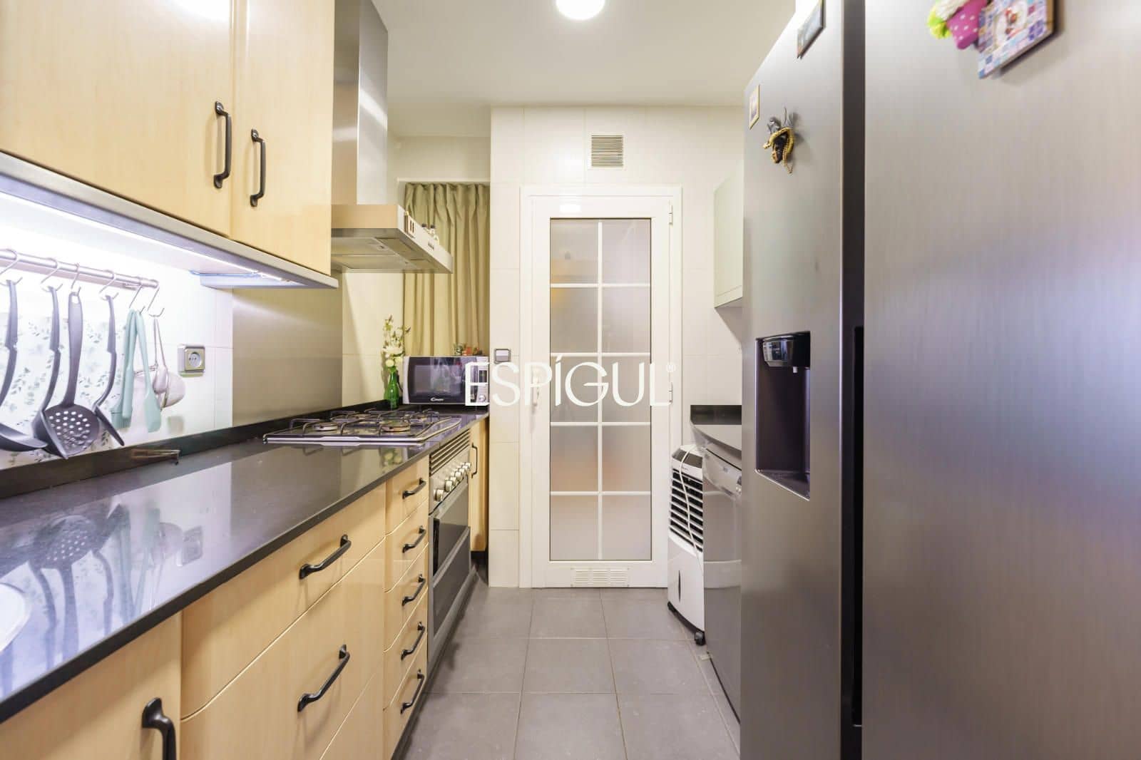 4 bedroom Flat for sale in Barcelona city with garage - € 550,000 (Ref: 10016452)