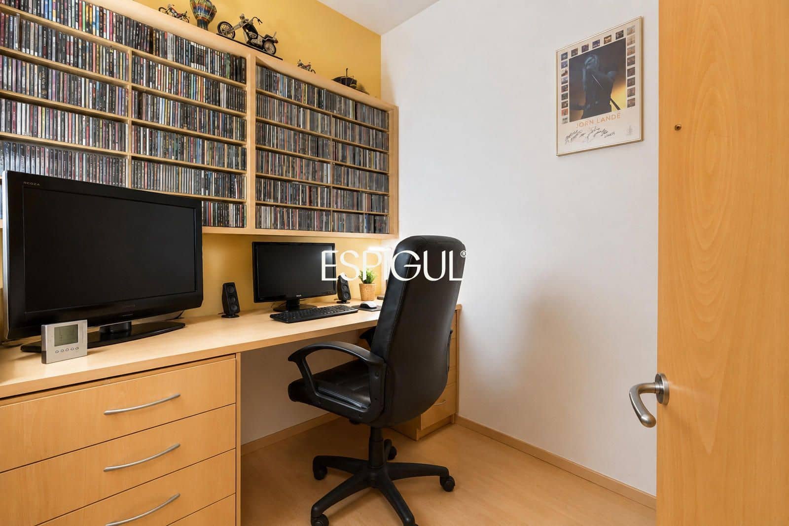 4 bedroom Flat for sale in Barcelona city with garage - € 550,000 (Ref: 10016452)