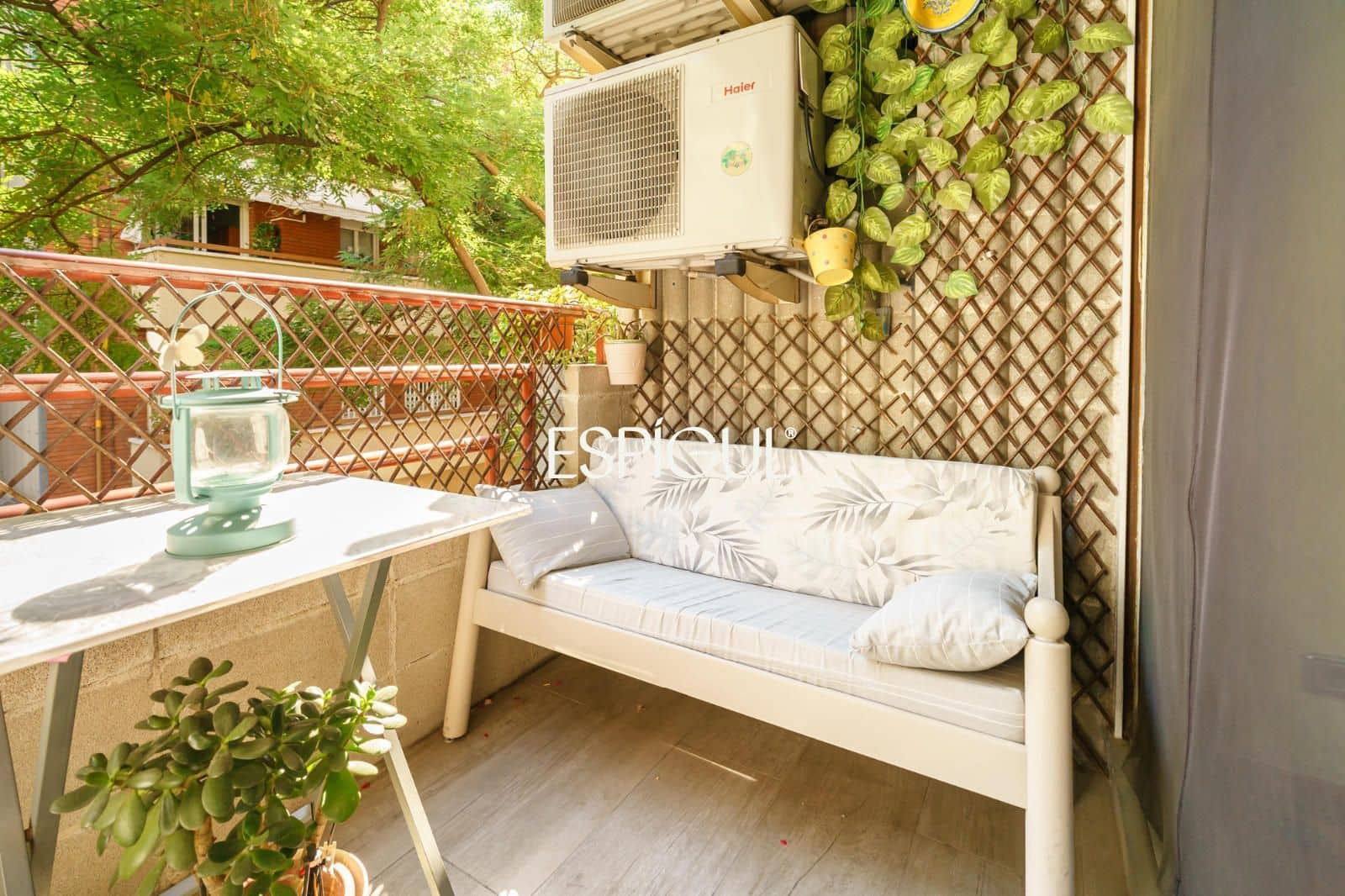 4 bedroom Flat for sale in Barcelona city with garage - € 550,000 (Ref: 10016452)