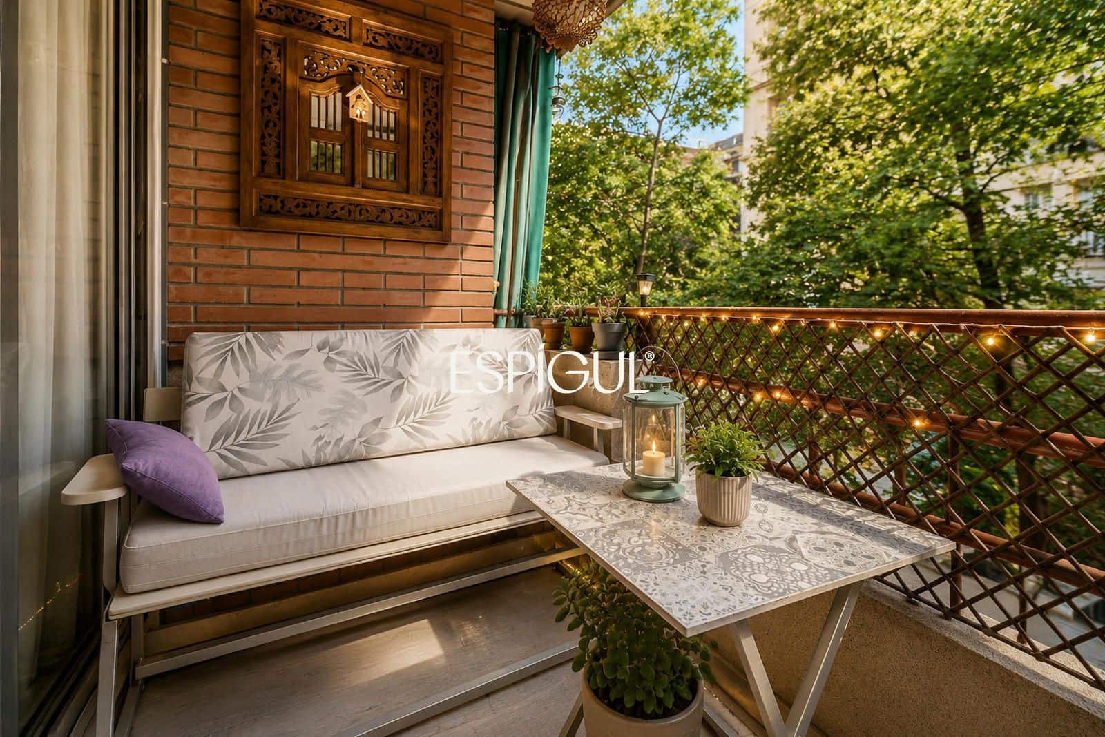 4 bedroom Flat for sale in Barcelona city with garage - € 550,000 (Ref: 10016452)