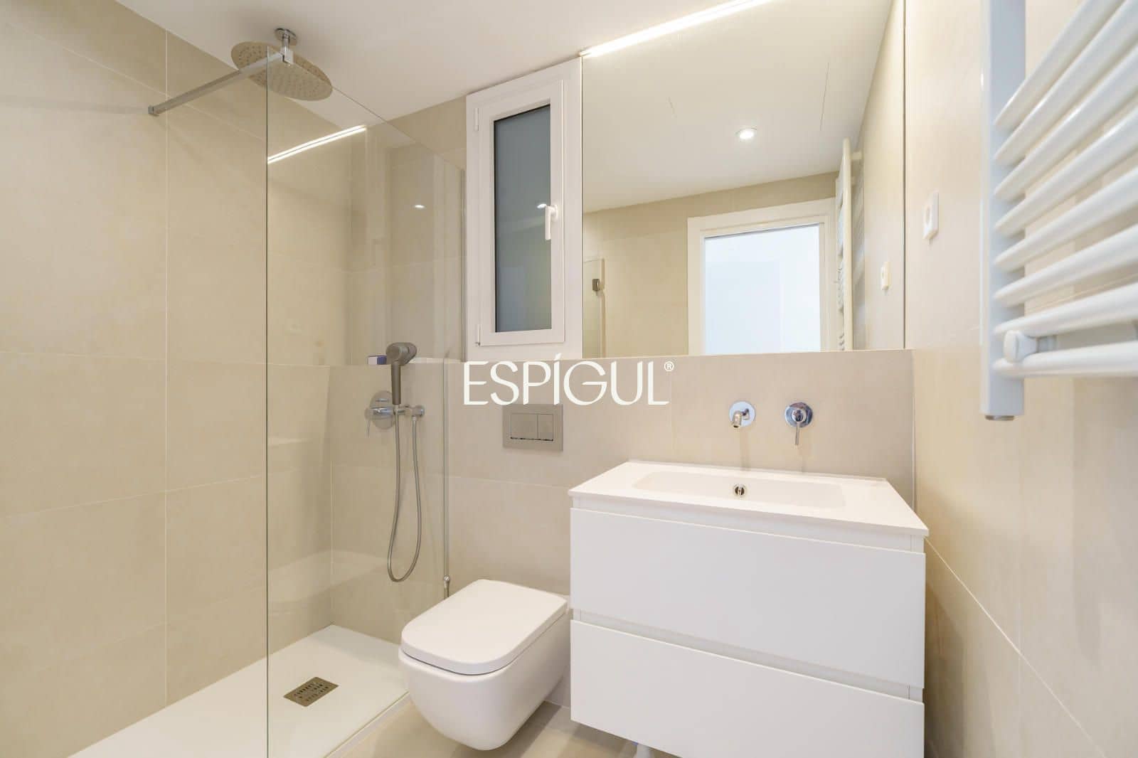 3 bedroom Flat for sale in Barcelona city - € 630,000 (Ref: 10016453)