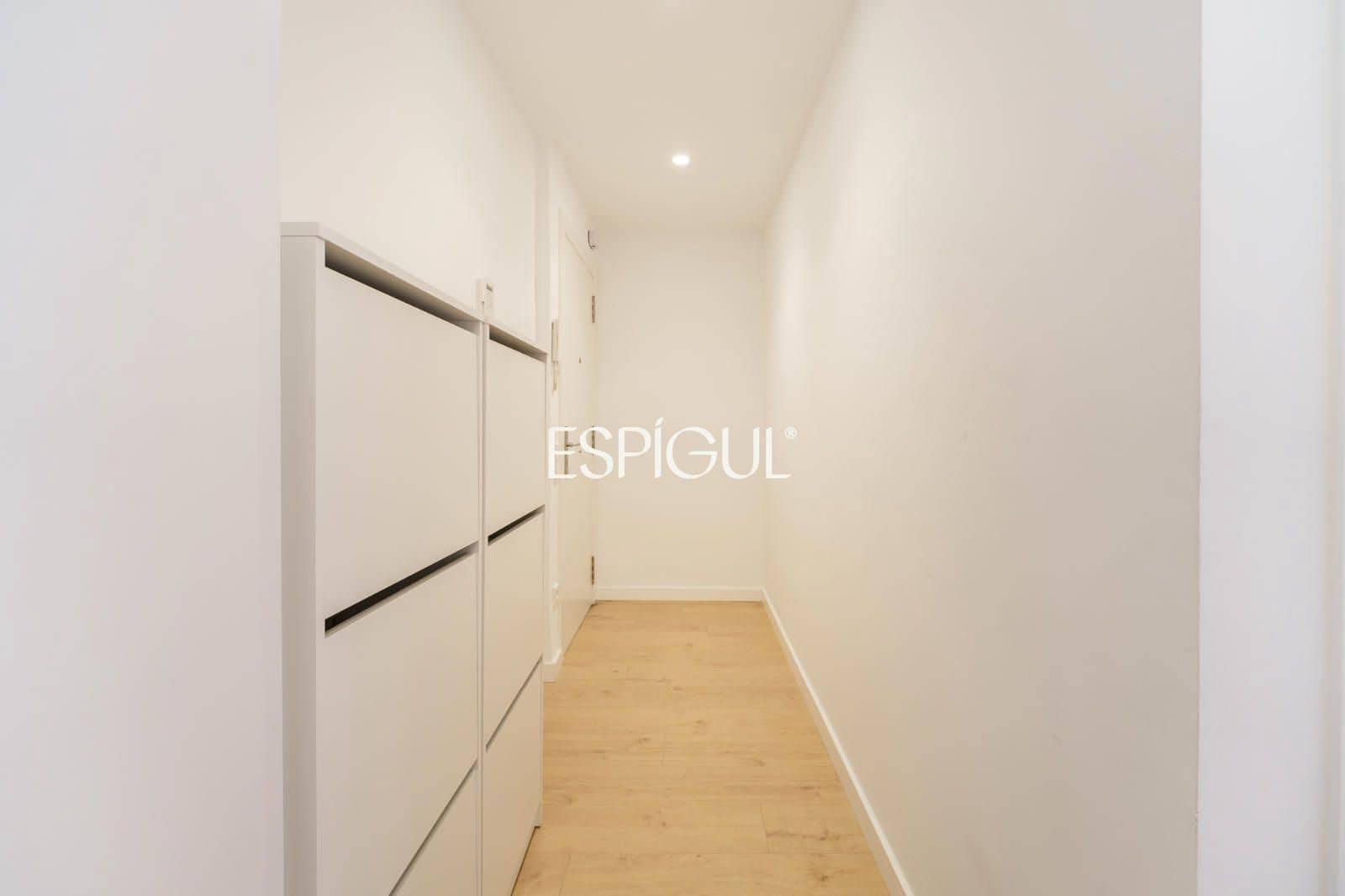 3 bedroom Flat for sale in Barcelona city - € 630,000 (Ref: 10016453)
