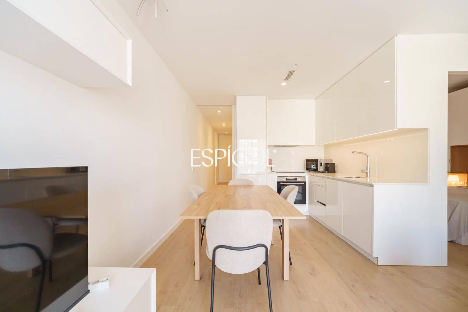 3 bedroom Flat for sale in Barcelona city - € 630,000 (Ref: 10016453)
