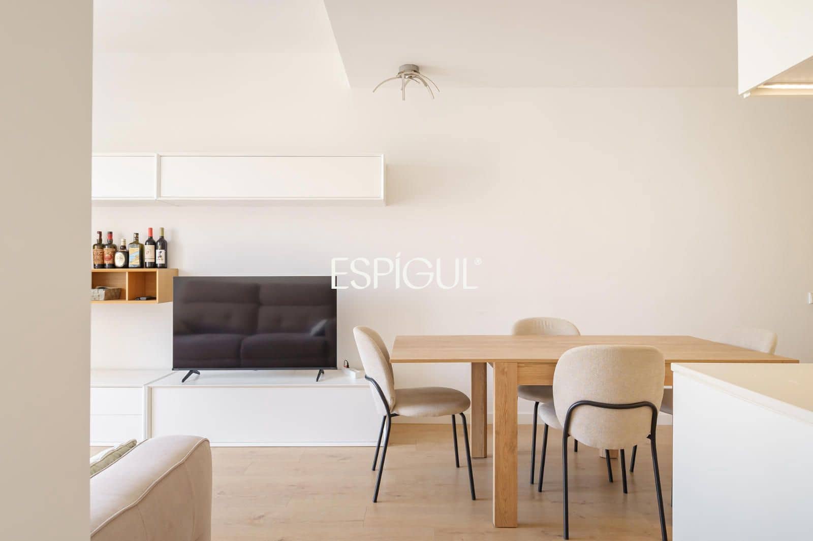 3 bedroom Flat for sale in Barcelona city - € 630,000 (Ref: 10016453)