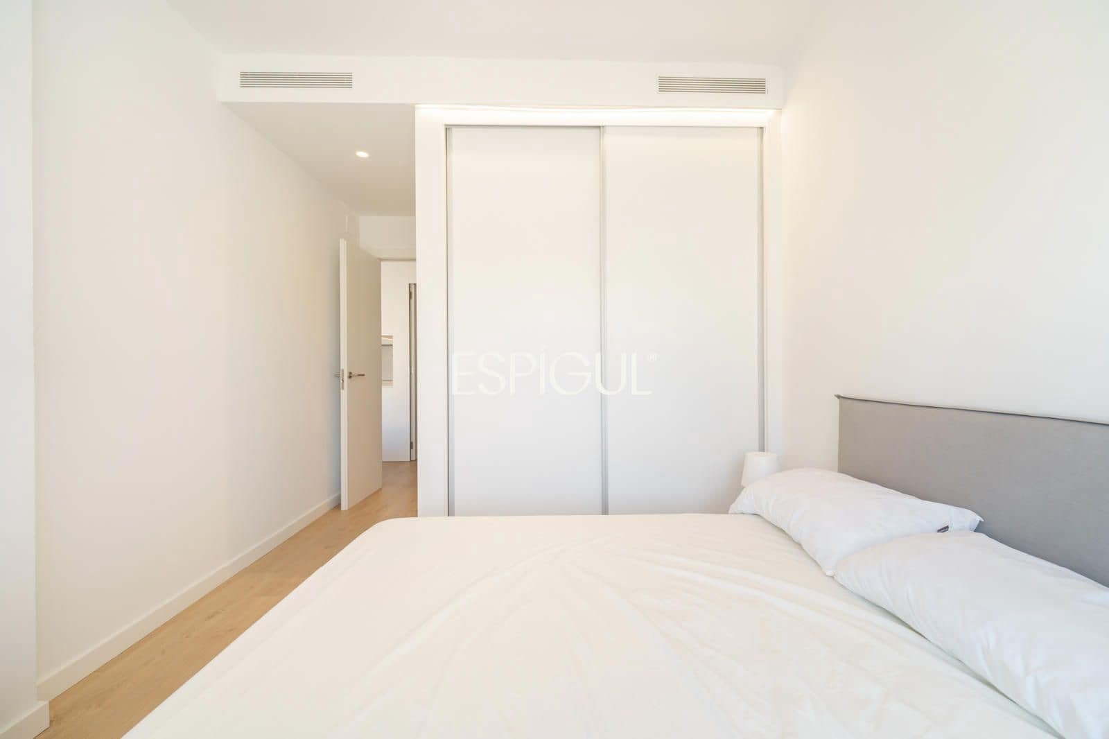 3 bedroom Flat for sale in Barcelona city - € 630,000 (Ref: 10016453)