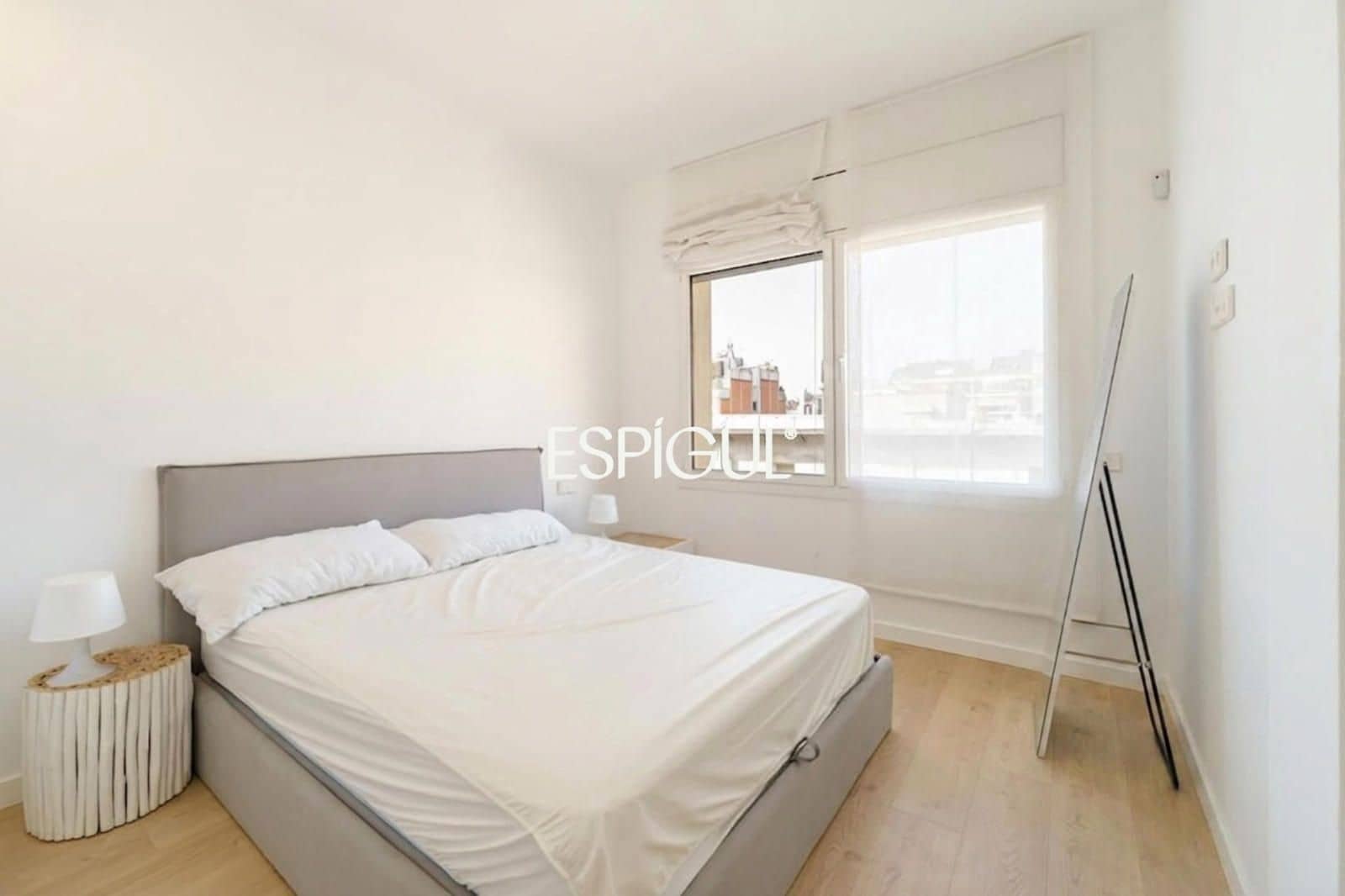 3 bedroom Flat for sale in Barcelona city - € 630,000 (Ref: 10016453)