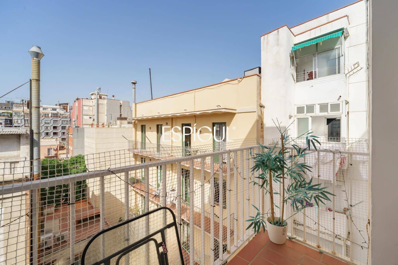 3 bedroom Flat for sale in Barcelona city - € 630,000 (Ref: 10016453)