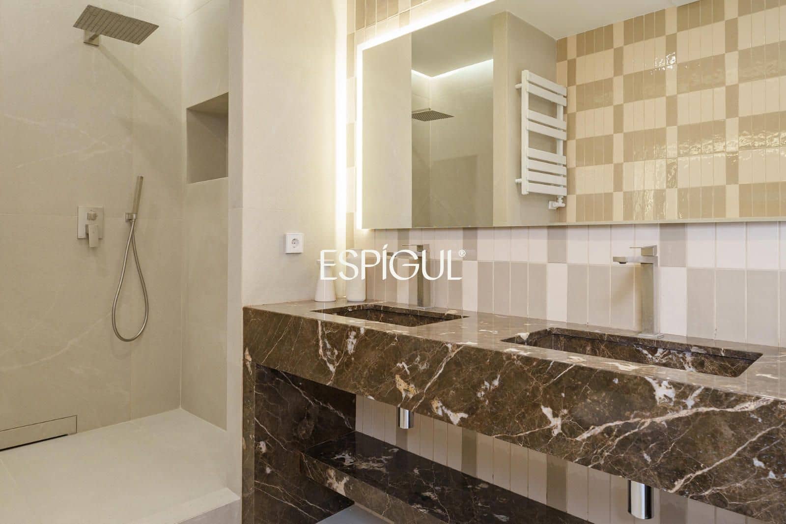 4 soveværelse Lejlighed til salg i Barcelona by - € 2.100.000 (Ref: 10016454)