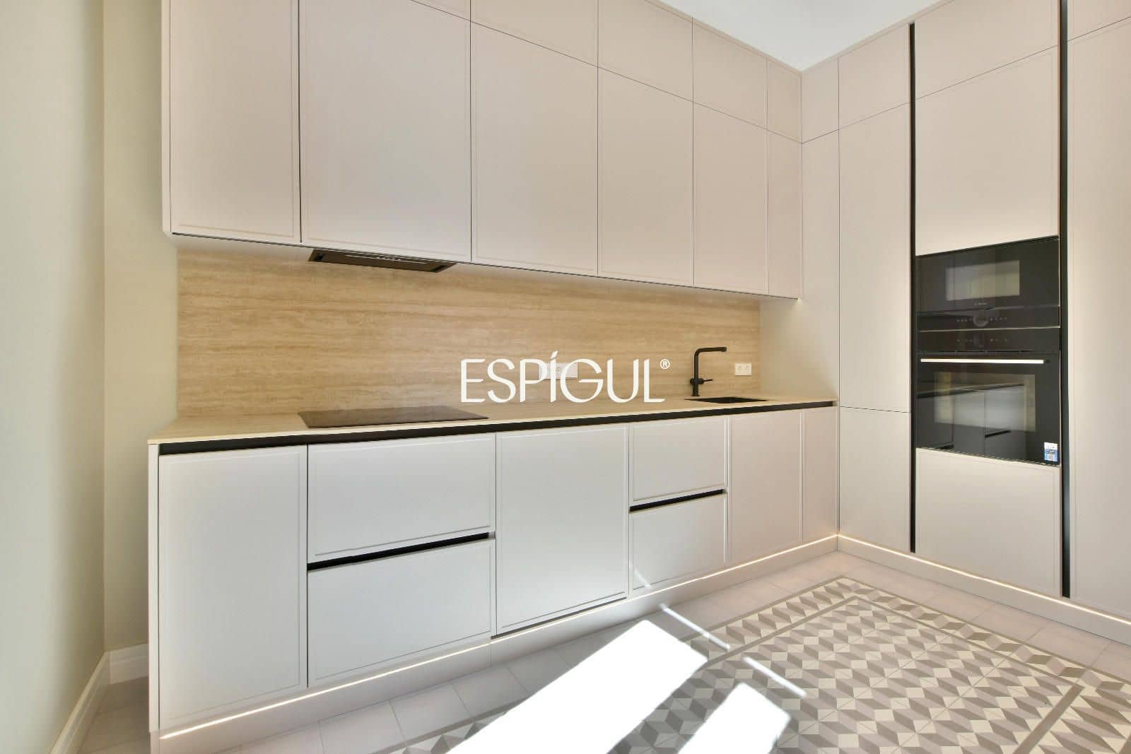 3 bedroom Flat for sale in Barcelona city - € 1,225,000 (Ref: 10016459)