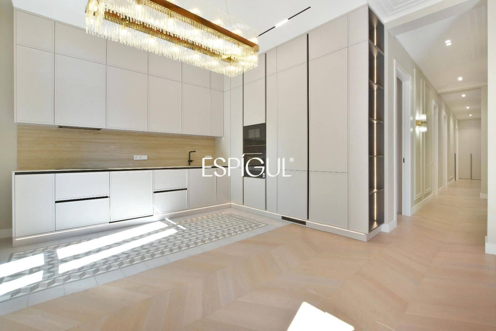 3 bedroom Flat for sale in Barcelona city - € 1,225,000 (Ref: 10016459)