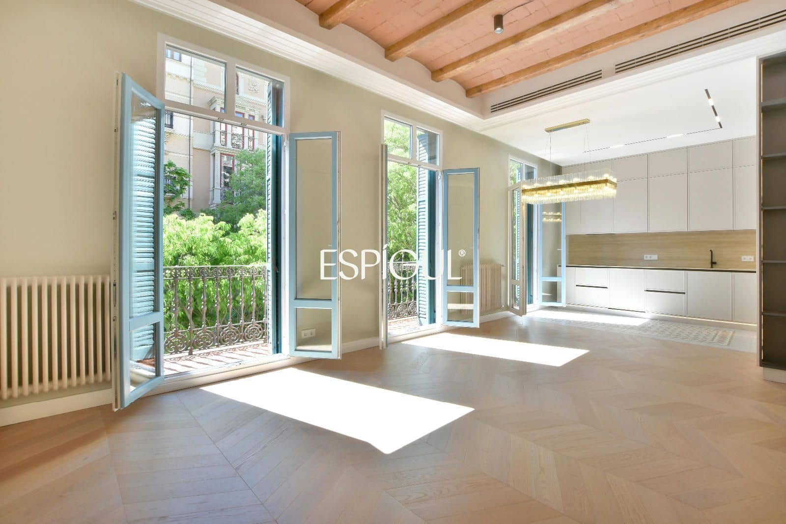 3 bedroom Flat for sale in Barcelona city - € 1,225,000 (Ref: 10016459)
