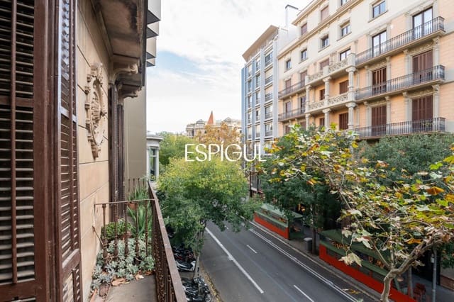 2 bedroom Flat for sale in La Dreta de L'Eixample, Barcelona city - € 595,000 (Ref: 10016460)