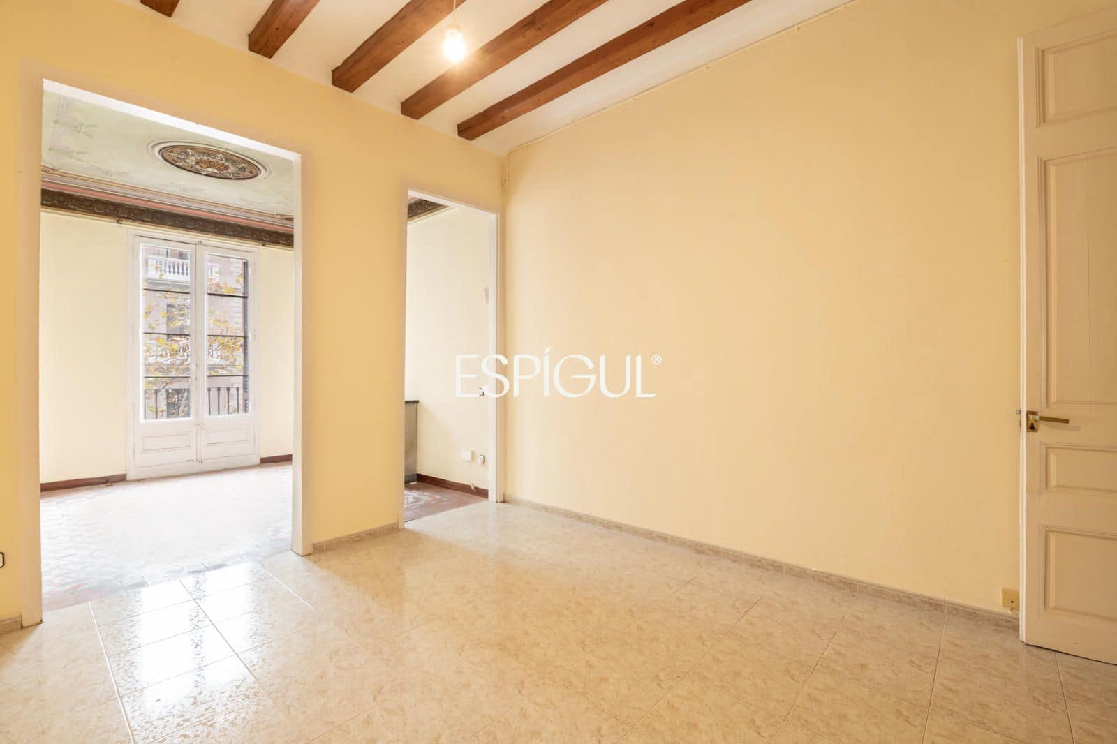 2 bedroom Flat for sale in Barcelona city - € 595,000 (Ref: 10016460)