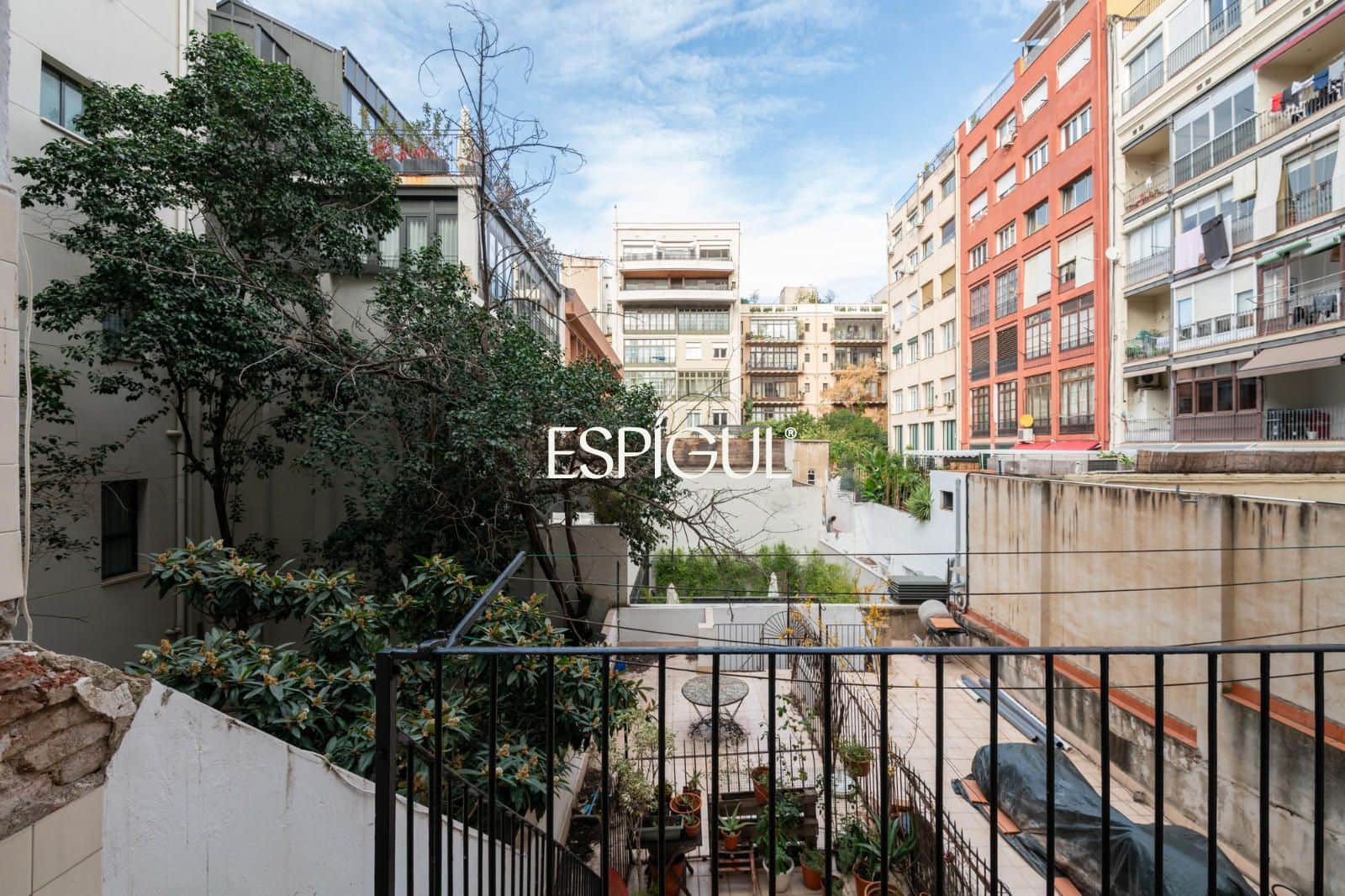 2 bedroom Flat for sale in Barcelona city - € 595,000 (Ref: 10016460)
