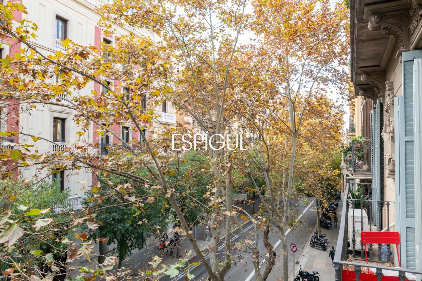 2 bedroom Flat for sale in Barcelona city - € 595,000 (Ref: 10016460)