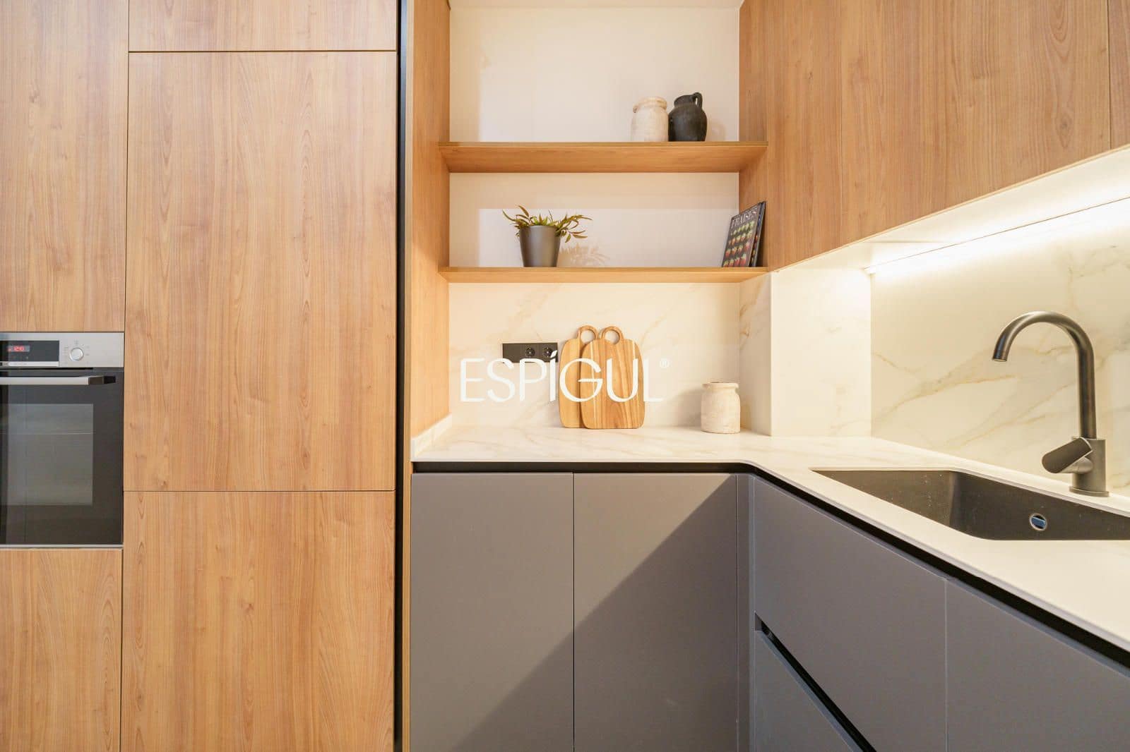 5 bedroom Flat for sale in Barcelona city - € 1,469,000 (Ref: 10016461)