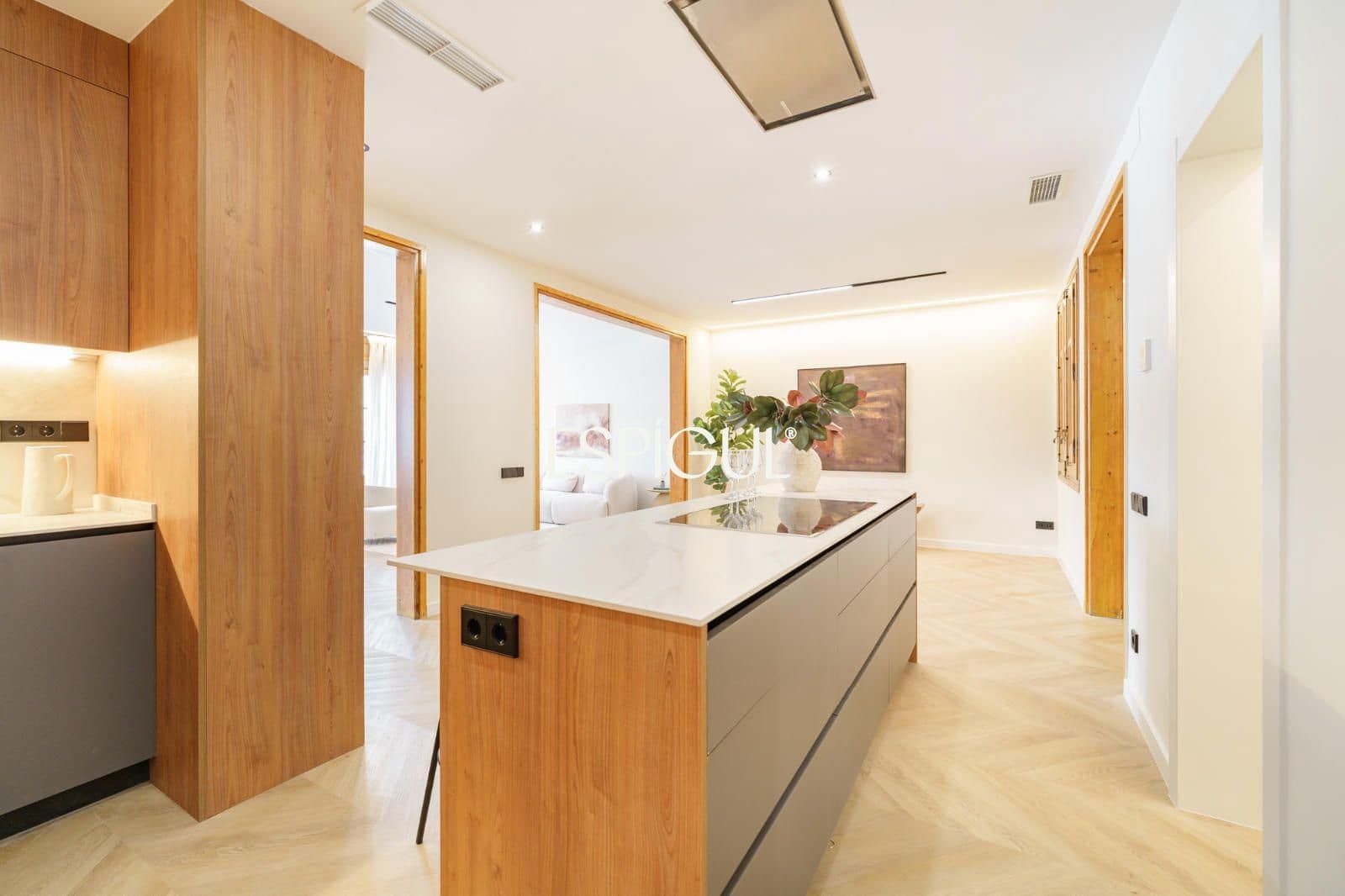5 bedroom Flat for sale in Barcelona city - € 1,469,000 (Ref: 10016461)