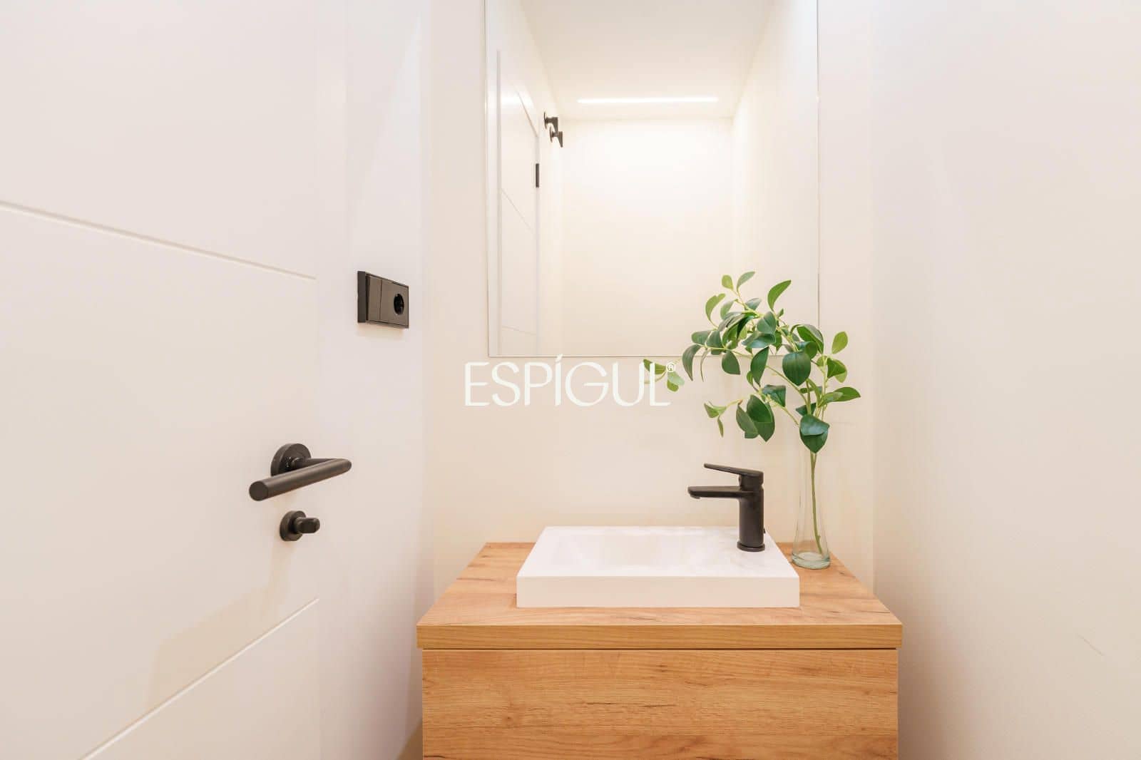 5 bedroom Flat for sale in Barcelona city - € 1,469,000 (Ref: 10016461)