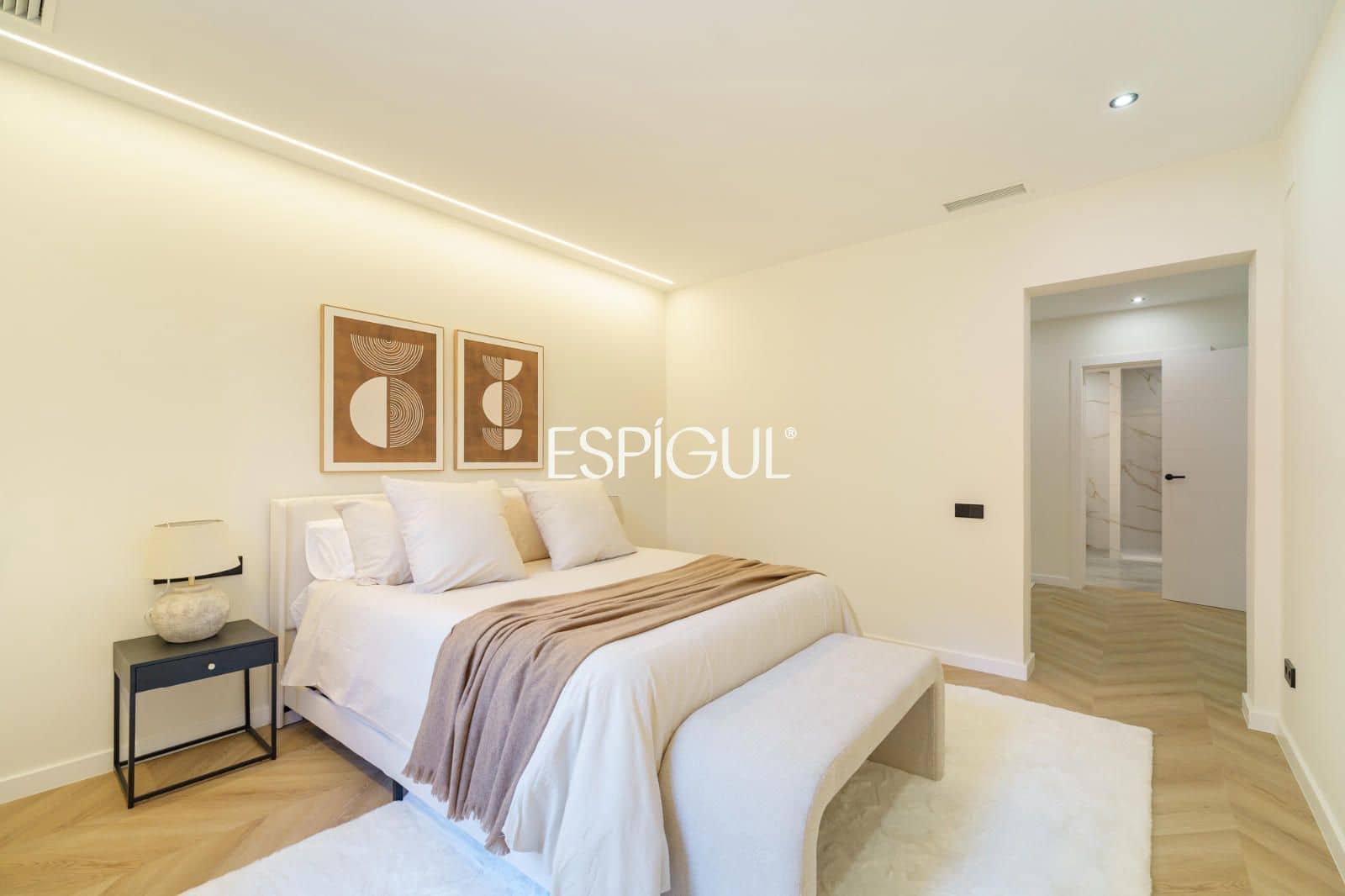 5 bedroom Flat for sale in Barcelona city - € 1,469,000 (Ref: 10016461)