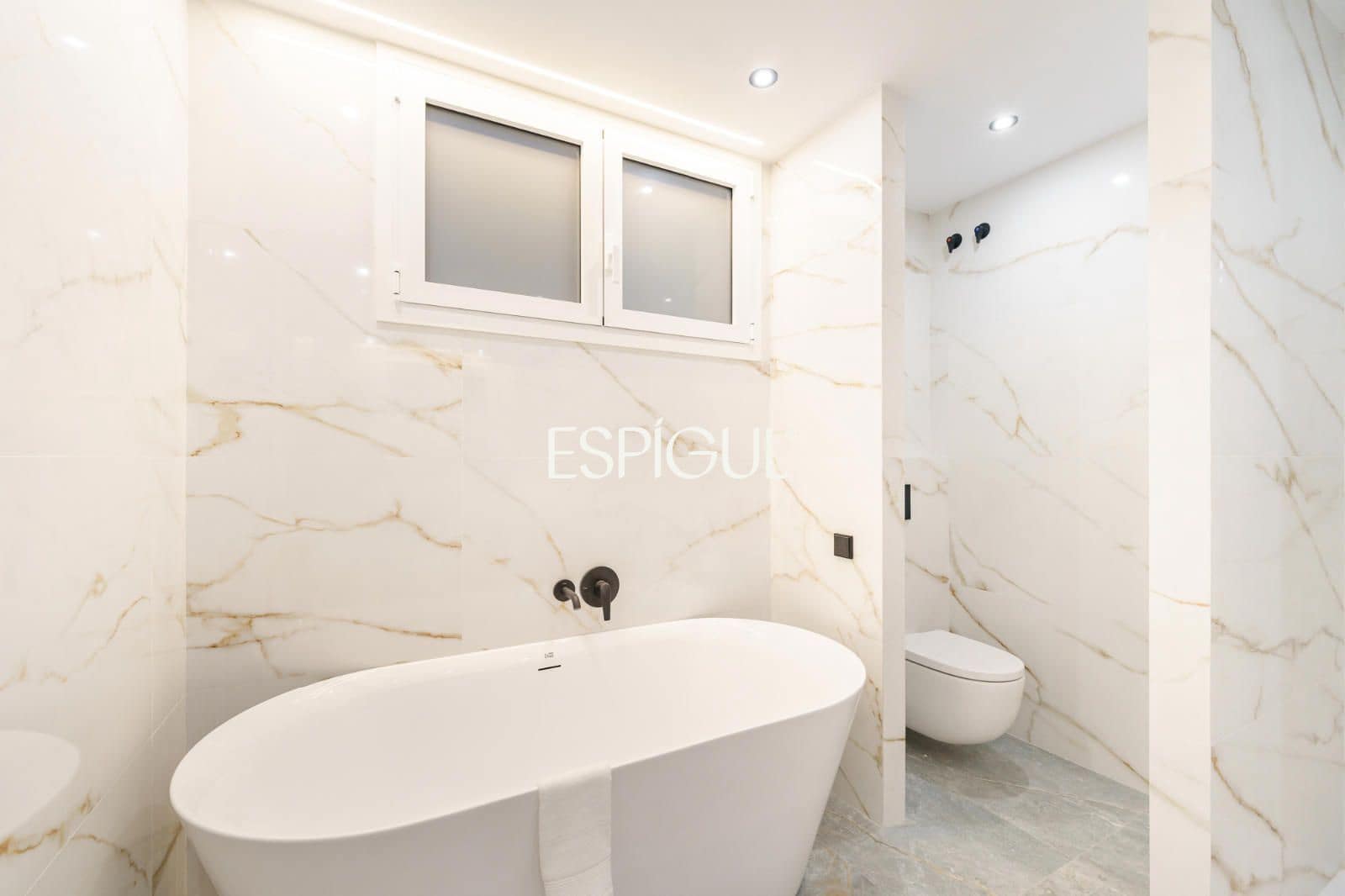 5 bedroom Flat for sale in Barcelona city - € 1,469,000 (Ref: 10016461)