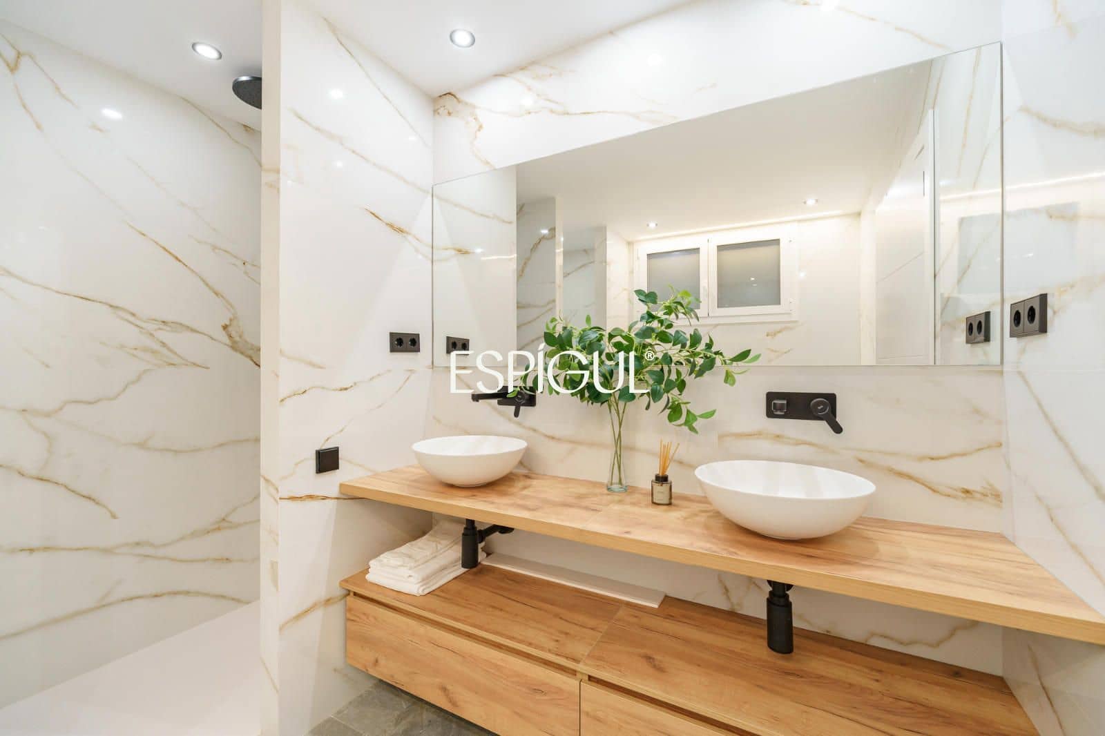5 bedroom Flat for sale in Barcelona city - € 1,469,000 (Ref: 10016461)