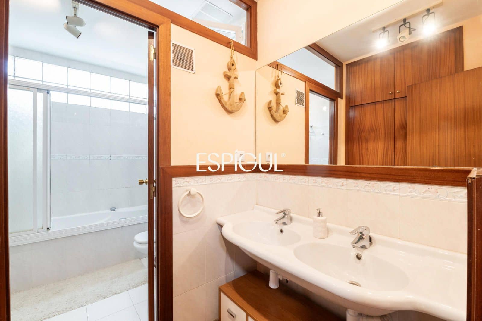 5 bedroom Villa for sale in Gava with pool garage - € 1,390,000 (Ref: 10016462)