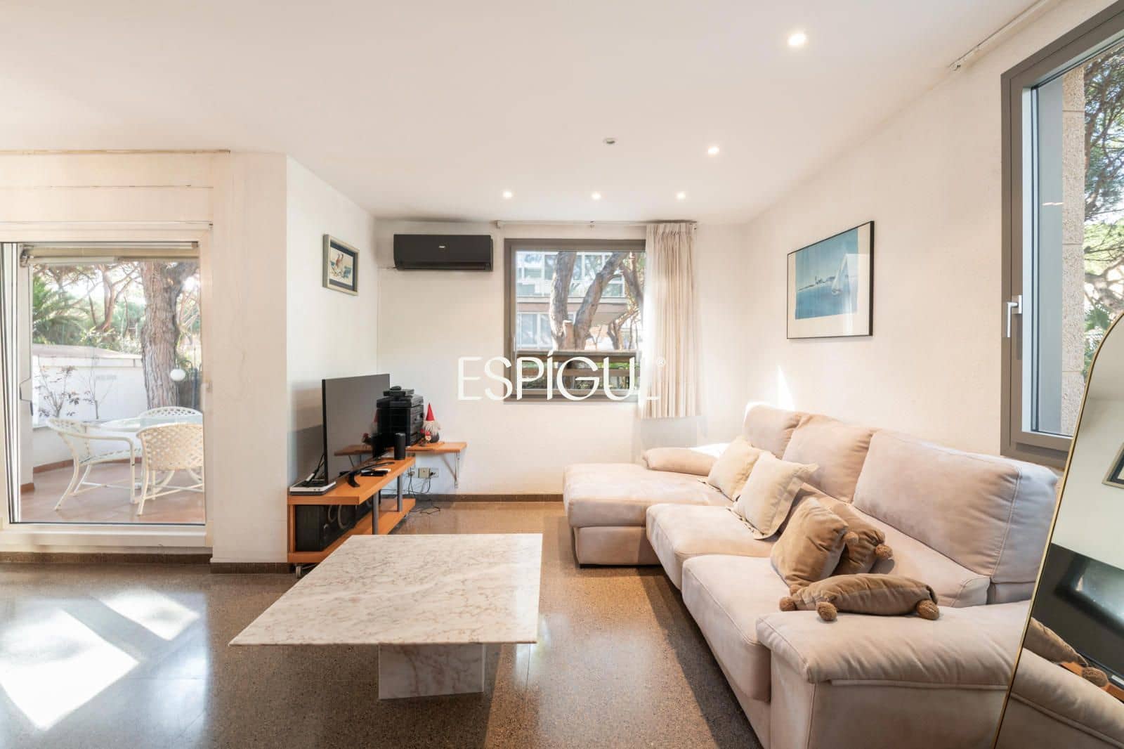 5 bedroom Villa for sale in Gava with pool garage - € 1,390,000 (Ref: 10016462)