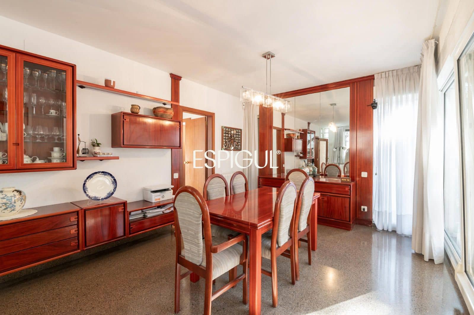 5 bedroom Villa for sale in Gava with pool garage - € 1,390,000 (Ref: 10016462)