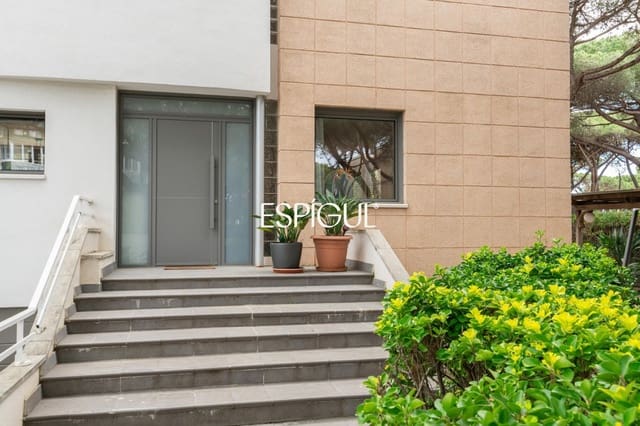5 bedroom Villa for sale in Gavà with pool garage - € 1,390,000 (Ref: 10016462)