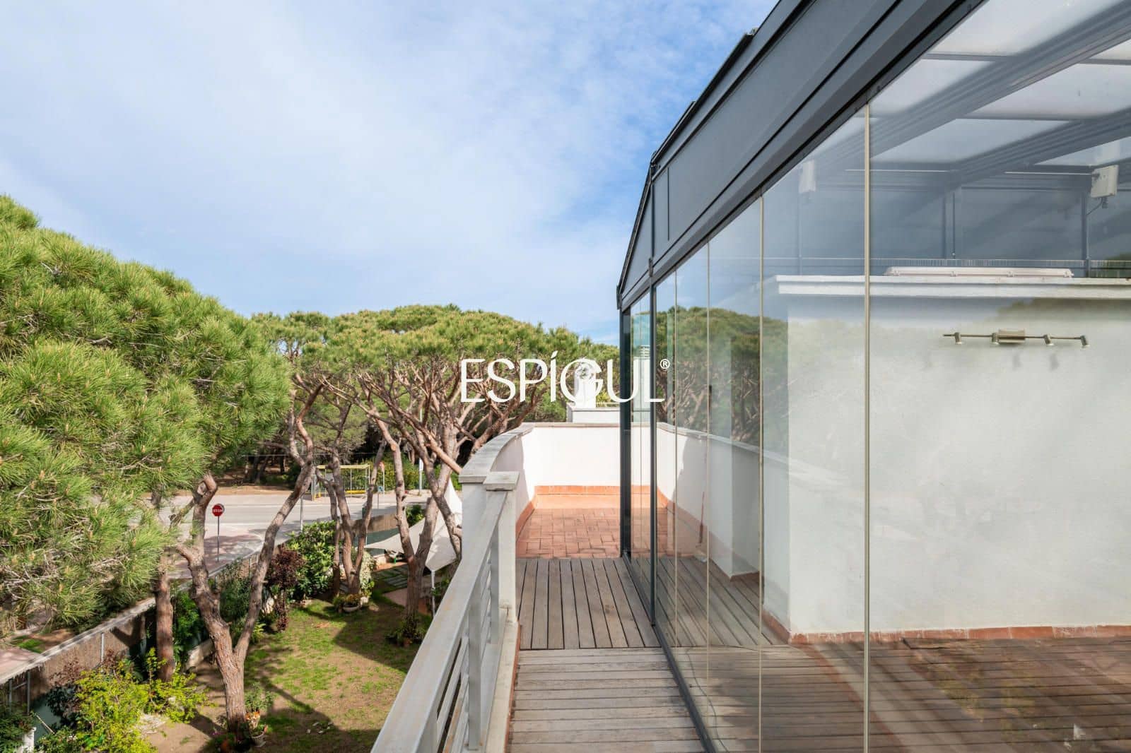 5 bedroom Villa for sale in Gava with pool garage - € 1,390,000 (Ref: 10016462)