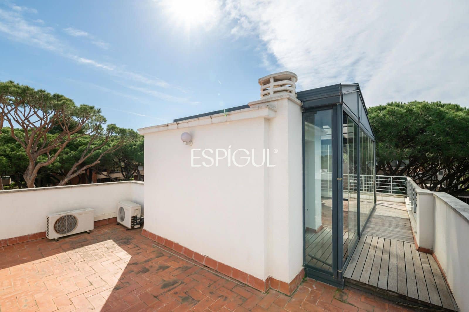 5 bedroom Villa for sale in Gava with pool garage - € 1,390,000 (Ref: 10016462)