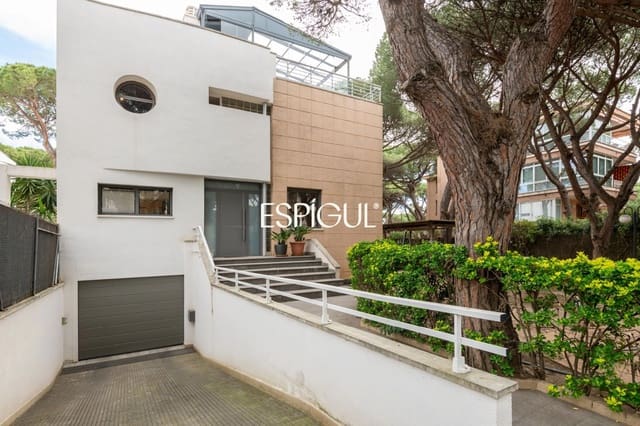 5 bedroom Villa for sale in Gavà with pool garage - € 1,390,000 (Ref: 10016462)