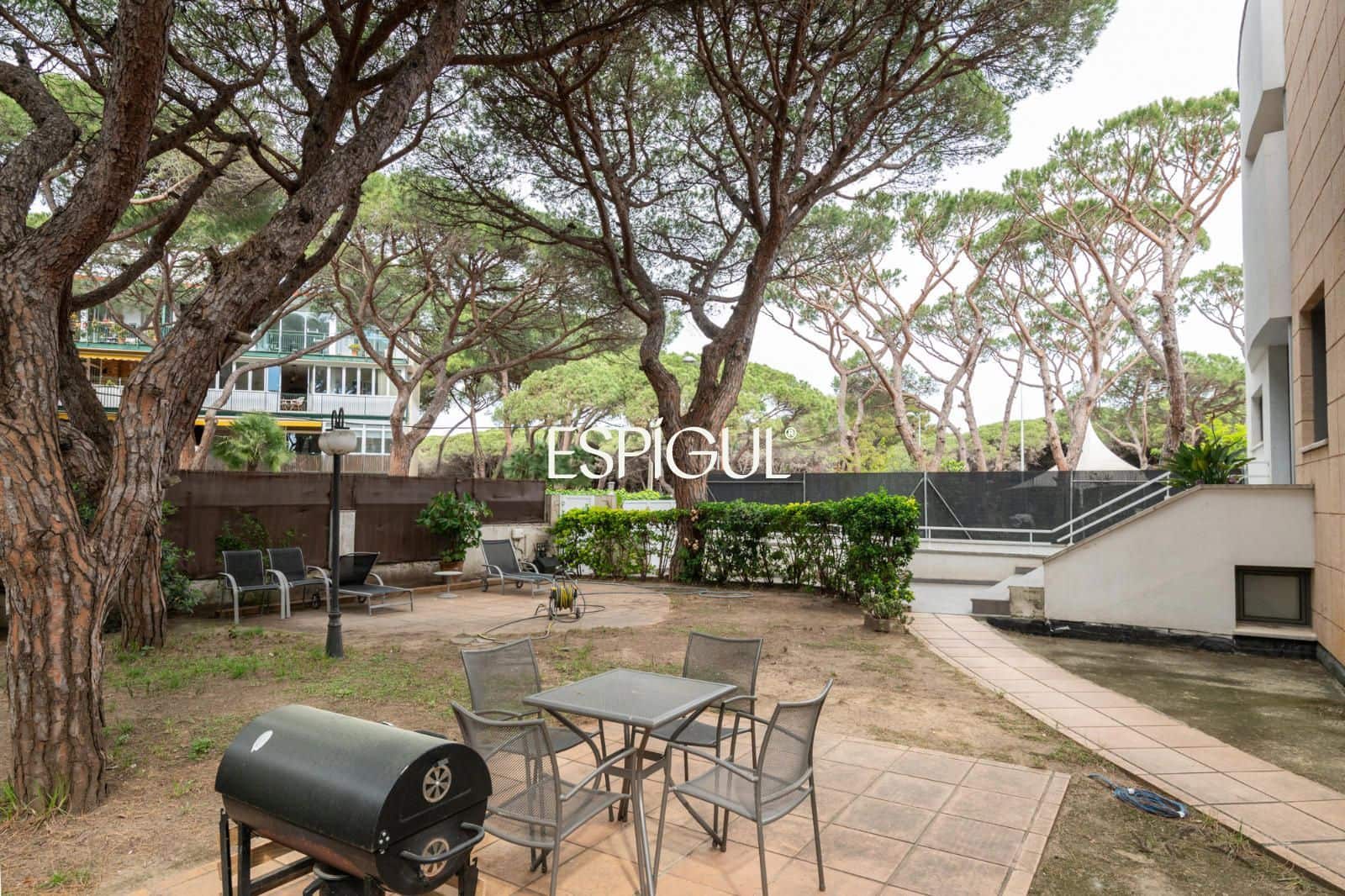 5 bedroom Villa for sale in Gava with pool garage - € 1,390,000 (Ref: 10016462)